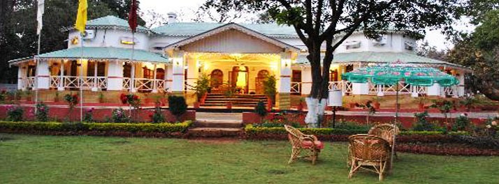 Hotel Champak Bungalow - Pachmarhi 01.jpg